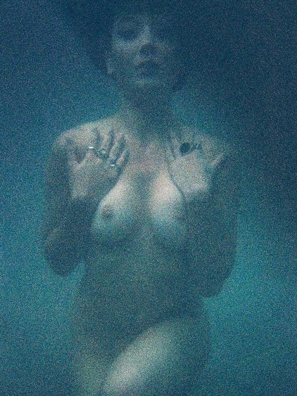 Γυμνή φωτογράφηση της Daisy Lowe