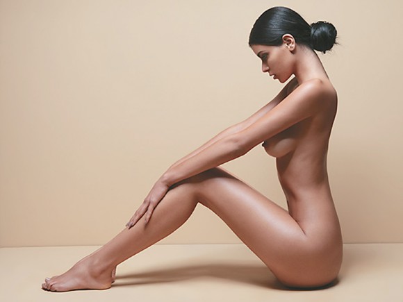 Το μοντέλο Isabella Obregon σε γυμνή φωτογράφηση