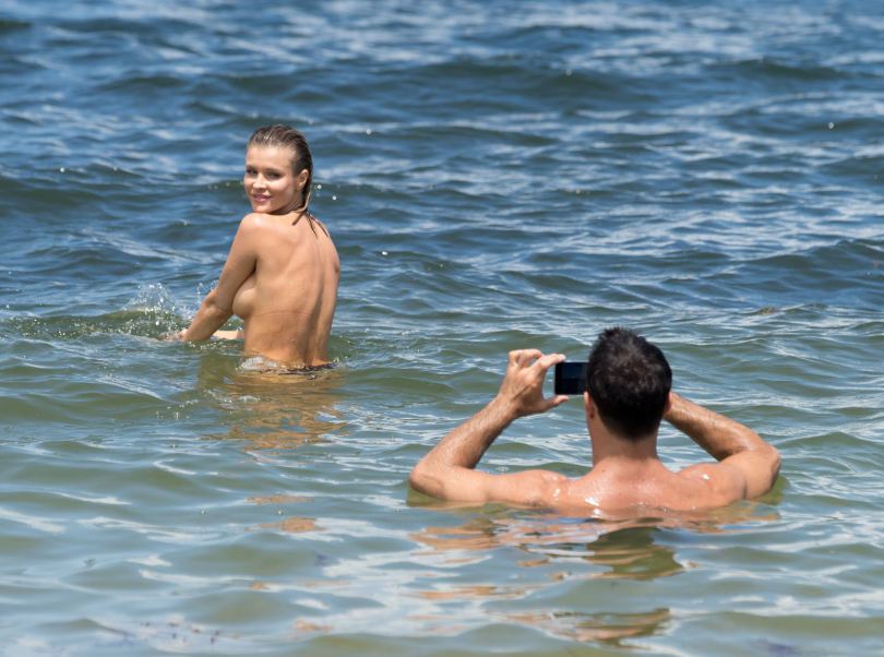 Topless φωτογραφίες της Joanna Krupa στο Miami