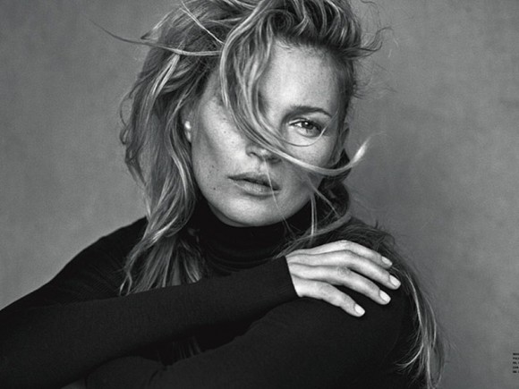 Topless φωτογραφίες της Kate Moss στο Vogue