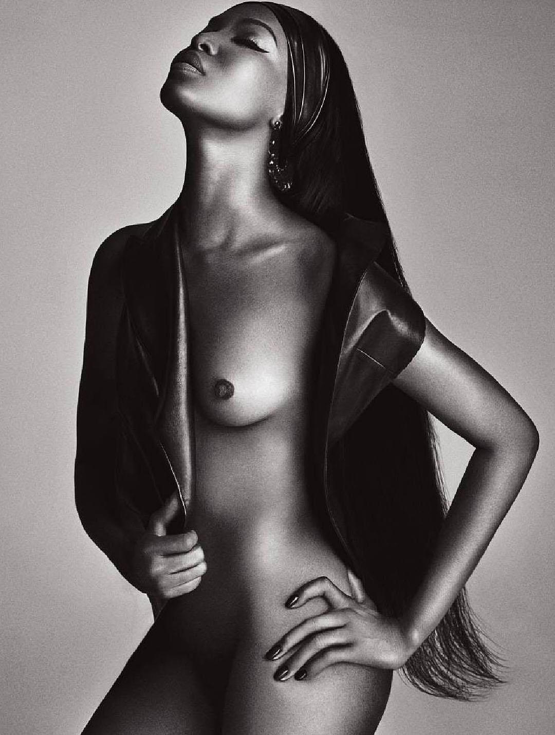 Το μοντέλο Naomi Campbell σε topless φωτογραφίες