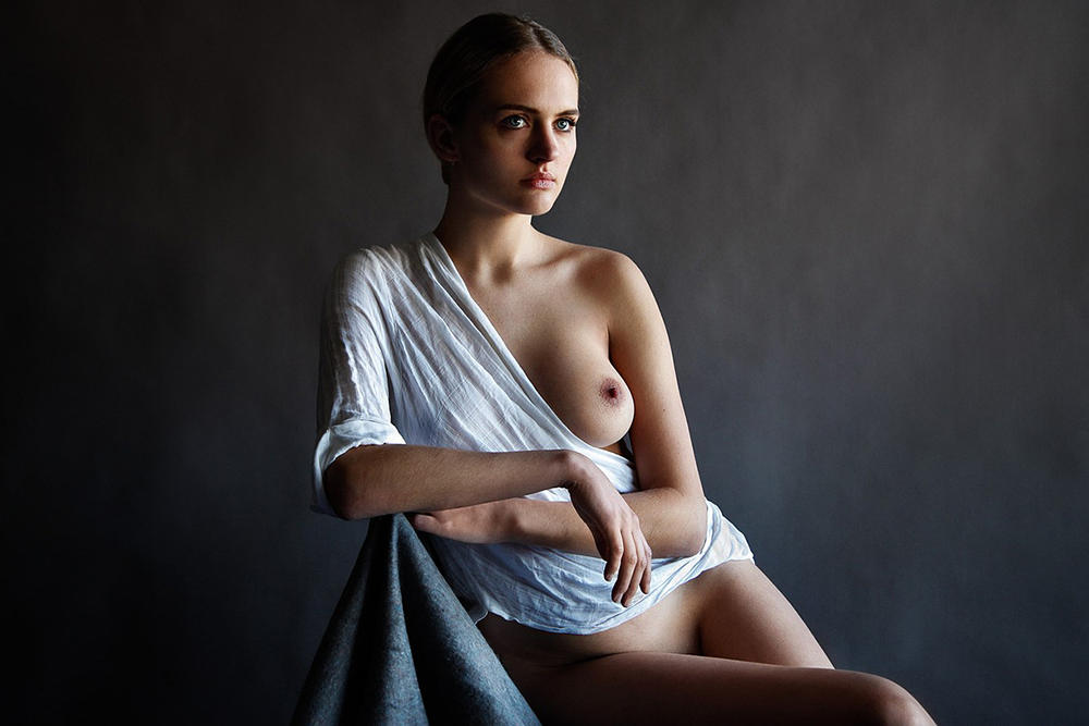 Γυμνές φωτογραφίες της ηθοποιού Madison Riley