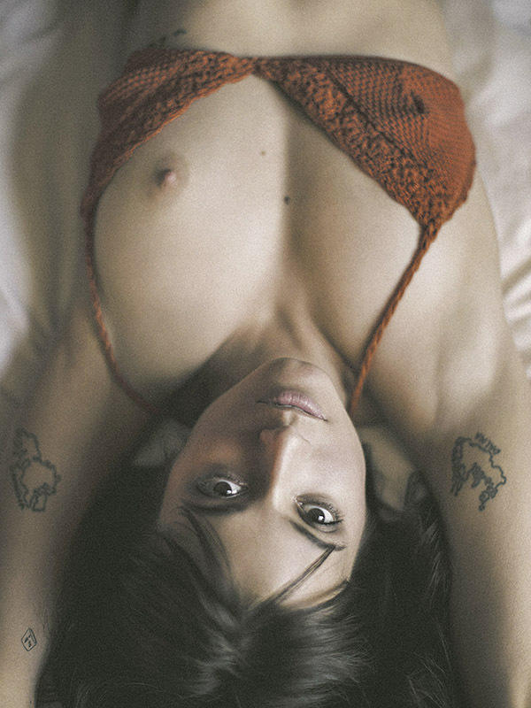 Η ηθοποιός Carla Quevedo σε topless φωτογραφίες