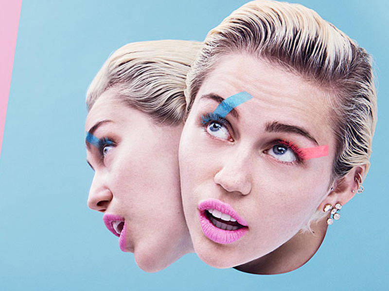 Η Miley Cyrus γυμνή κάνει body painting
